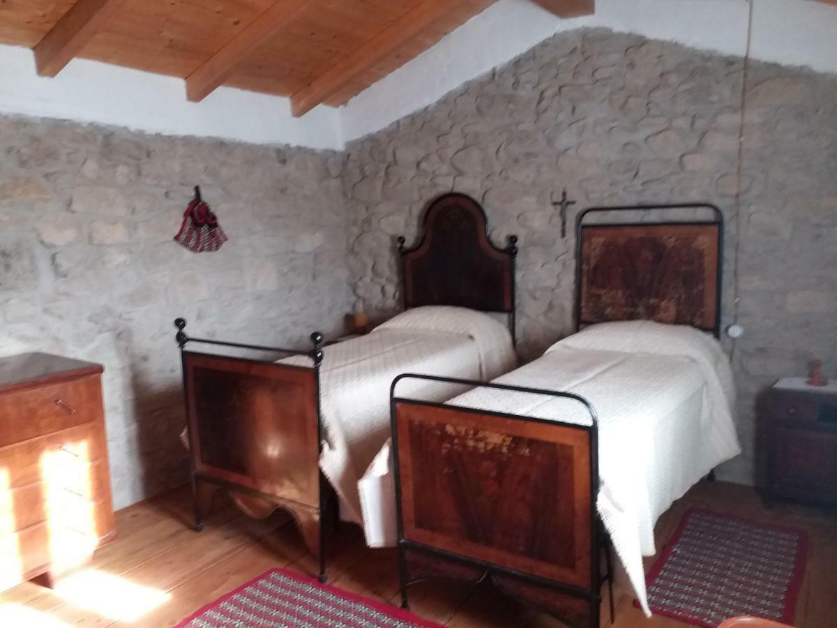 Hotel Sa Domu De Ziu Antoneddu à Tuili Extérieur photo